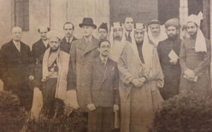 hazrat maulana jalal ud din shams (ra) y el virrey de la meca, junto con los representantes de palestina, irak y yemen.